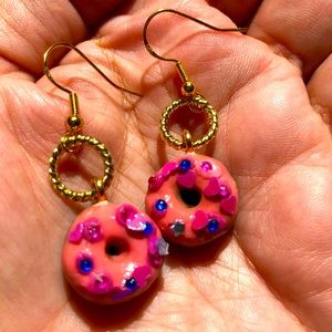 🍩💖Pink Donut Earrings-Pink & Purple Hearts